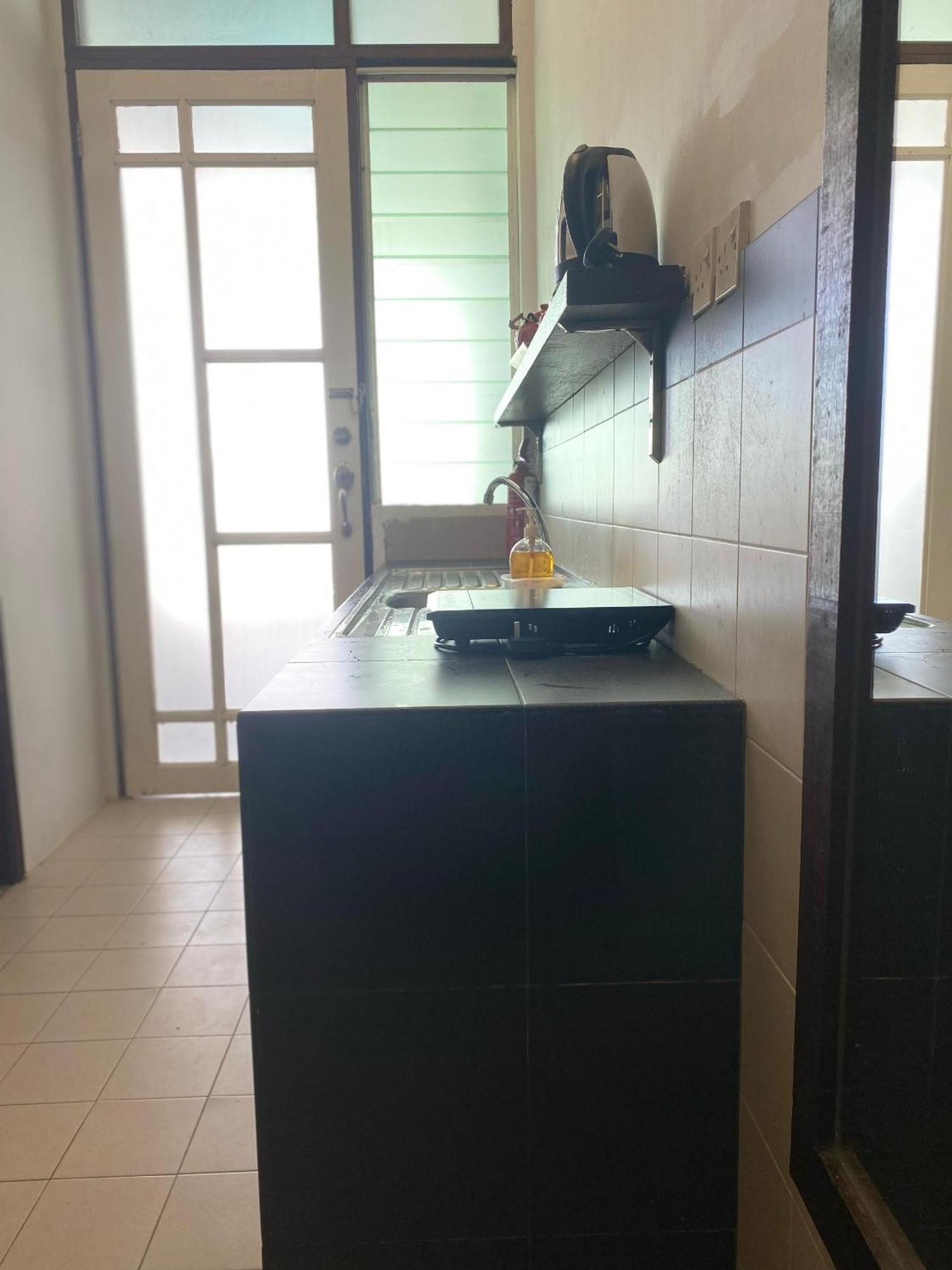 Wesberly Apartments Kuching Extérieur photo