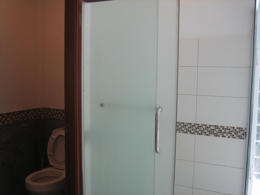 Wesberly Apartments Kuching Extérieur photo