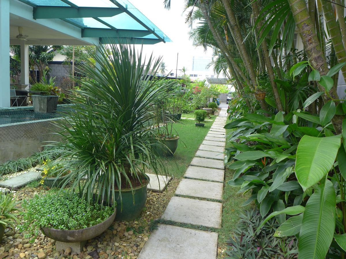 Wesberly Apartments Kuching Extérieur photo
